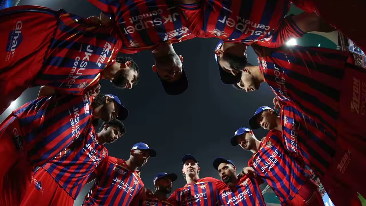 ಪಂದ್ಯದ ಬಳಿಕ ಗೋಯೆಂಕಾ ಅವರು ತಮ್ಮ ಇನ್‌ಸ್ಟಾಗ್ರಾಮ್ ಖಾತೆಯಲ್ಲಿ ಪಂತ್ ಜೊತೆಗಿನ ಫೋಟೋ ಹಂಚಿಕೊಂಡಿದ್ದು, "ನನ್ನ ನಾಯಕ ಮತ್ತು ನನ್ನ ತಂಡದ ಮೇಲೆ ನನಗೆ ಸಂಪೂರ್ಣ ನಂಬಿಕೆಯಿದೆ. ನಾವು ಮತ್ತಷ್ಟು ಬಲಿಷ್ಠವಾಗಿ ಪುಟಿದೇಳುತ್ತೇವೆ" ಎಂದು ಬರೆದುಕೊಂಡಿದ್ದಾರೆ. ಸದ್ಯ ಸತತ ಸೋಲುಗಳಿಂದ ಕಂಗೆಟ್ಟಿರುವ ಲಕ್ನೋ ಸೂಪರ್ ಜೈಂಟ್ಸ್​ ಅಂಕ ಪಟ್ಟಿಯಲ್ಲಿ 9ನೇ ಸ್ಥಾನದಲ್ಲಿದೆ. 