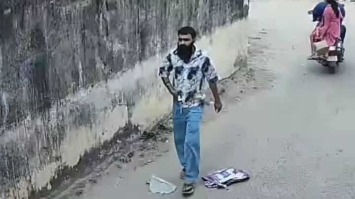 Video: ನಡುರಸ್ತೆಯಲ್ಲಿ ಗರ್ಭಿಣಿಯ ಮೈಮುಟ್ಟಿ ಕಿರುಕುಳ ಕೊಟ್ಟ ವ್ಯಕ್ತಿ Video: ನಡುರಸ್ತೆಯಲ್ಲಿ ಗರ್ಭಿಣಿಯ ಮೈಮುಟ್ಟಿ ಕಿರುಕುಳ ಕೊಟ್ಟ ವ್ಯಕ್ತಿ