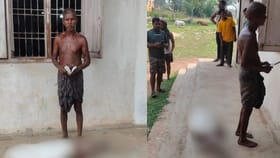 ಮೃತ ಸಹೋದರಿಯ ಅಸ್ಥಿಪಂಜರ ಹೊತ್ತು ಬ್ಯಾಂಕಿಗೆ ಬಂದ ವ್ಯಕ್ತಿ