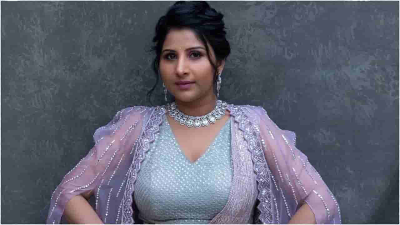 ಗಾಯಕಿ ಮಂಗ್ಲಿಯಿಂದ 10 ಕೋಟಿ ವಂಚನೆ? ಹಣ ಕೇಳಿದ್ದಕ್ಕೆ ಕೊಲೆ ಬೆದರಿಕೆ ಆರೋಪ