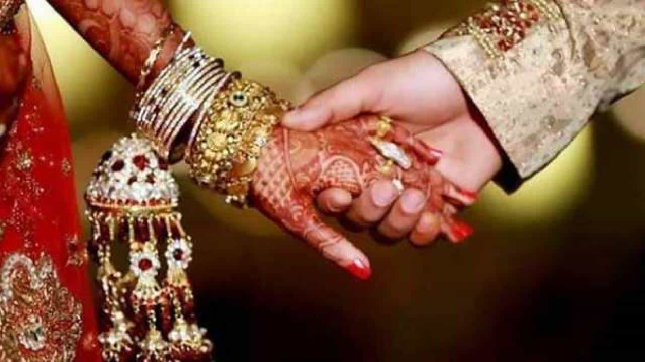 ಇದ್ದಕ್ಕಿದ್ದಂತೆ ಗಂಡ ನಾಪತ್ತೆ, ಮೈದುನನ ಜತೆ ಪತ್ನಿ ಮದುವೆ, 25 ವರ್ಷಗಳ ಬಳಿಕ ಬಂದ ಮೊದಲ ಪತಿ ಇದ್ದಕ್ಕಿದ್ದಂತೆ ಗಂಡ ನಾಪತ್ತೆ, ಮೈದುನನ ಜತೆ ಪತ್ನಿ ಮದುವೆ, 25 ವರ್ಷಗಳ ಬಳಿಕ ಬಂದ ಮೊದಲ ಪತಿ