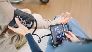 ಬೇಸಿಗೆಯಲ್ಲಿ ಬಿಪಿ ಸಾಮಾನ್ಯವಾಗಿದ್ದರೂ ಹೃದಯಕ್ಕೆ ಅಪಾಯ: ಮಾಸ್ಕ್ಡ್ ಹೈಪರ್ಟೆನ್ಷನ್ ಬಗ್ಗೆ ವೈದ್ಯರ ಎಚ್ಚರಿಕೆ