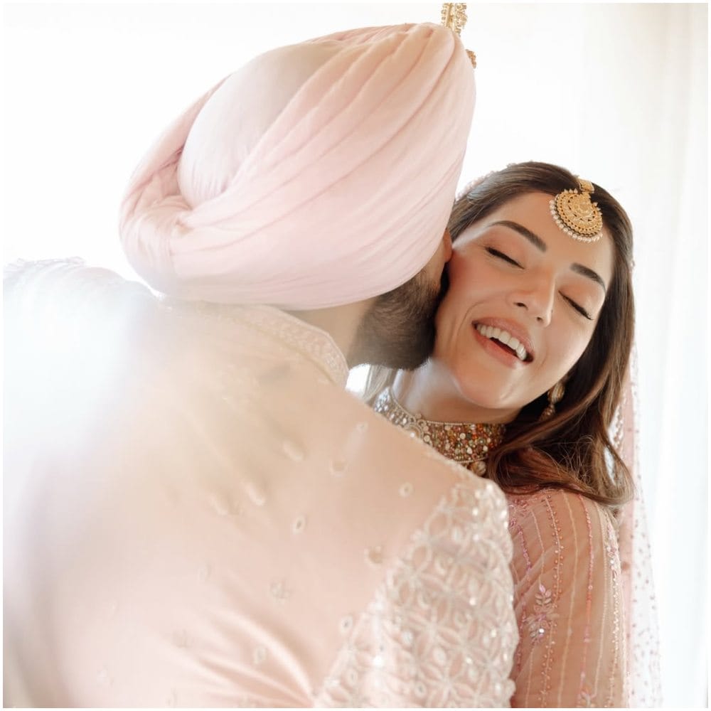 ಮೆಹ್ರೀನ್ ಈ ಹಿಂದೆ 2021 ರಲ್ಲಿ ಹರಿಯಾಣದ ಮಾಜಿ ಮುಖ್ಯಮಂತ್ರಿ ಭಜನ್ ಲಾಲ್ ಅವರ ಮೊಮ್ಮಗ ಮತ್ತು ರಾಜಕಾರಣಿ ಭವ್ಯಾ ಬಿಷ್ಣೋಯ್ ಅವರೊಂದಿಗೆ ನಿಶ್ಚಿತಾರ್ಥ ಮಾಡಿಕೊಂಡಿದ್ದರು ಇಬ್ಬರ ನಿಶ್ಚಿತಾರ್ಥವು ತುಂಬಾ ಅದ್ಧೂರಿಯಾಗಿ ನಡೆದಿತ್ತು. ಆದರೆ, ಮೆಹ್ರೀನ್ ನಿಶ್ಚಿತಾರ್ಥವನ್ನು ರದ್ದುಗೊಳಿಸಿದರು. 