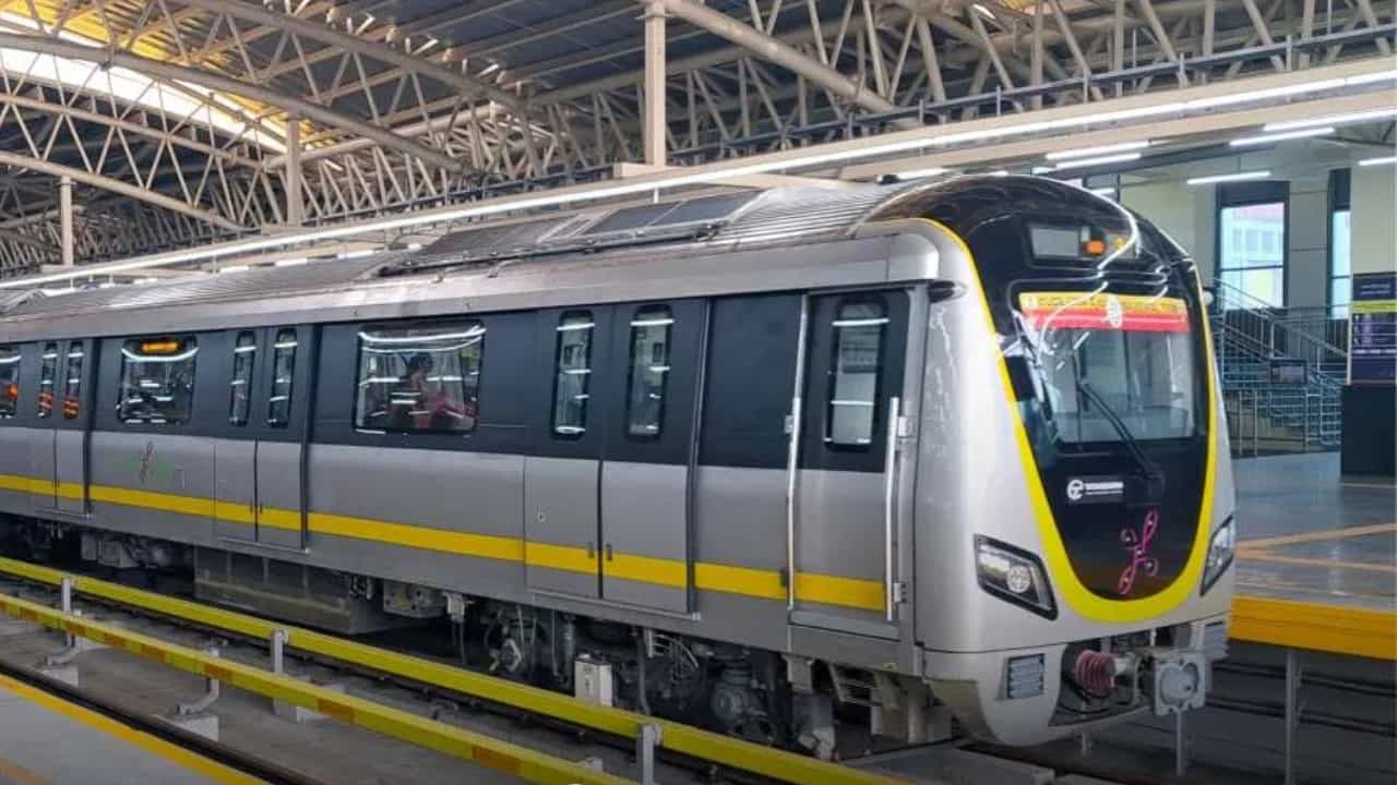 ಬೆಂಗಳೂರು ಟ್ರಾಫಿಕ್‌ಗೆ ಬ್ರೇಕ್ ಹಾಕಲು ಖಾಸಗಿ ಕಂಪನಿ ವಿಭಿನ್ನ ಪ್ಲಾನ್: ಮೆಟ್ರೋ ಬಳಸುವ ಉದ್ಯೋಗಿಗಳಿಗೆ ಸಿಗಲಿದೆ ತಿಂಗಳಿಗೆ 2,000 ರೂ!