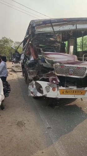 ಬಳ್ಳಾರಿ: ಕುರುಗೋಡು ಬಳಿ ಮಿನಿ ಬಸ್​, ಟ್ರ್ಯಾಕ್ಟರ್ ಡಿಕ್ಕಿ