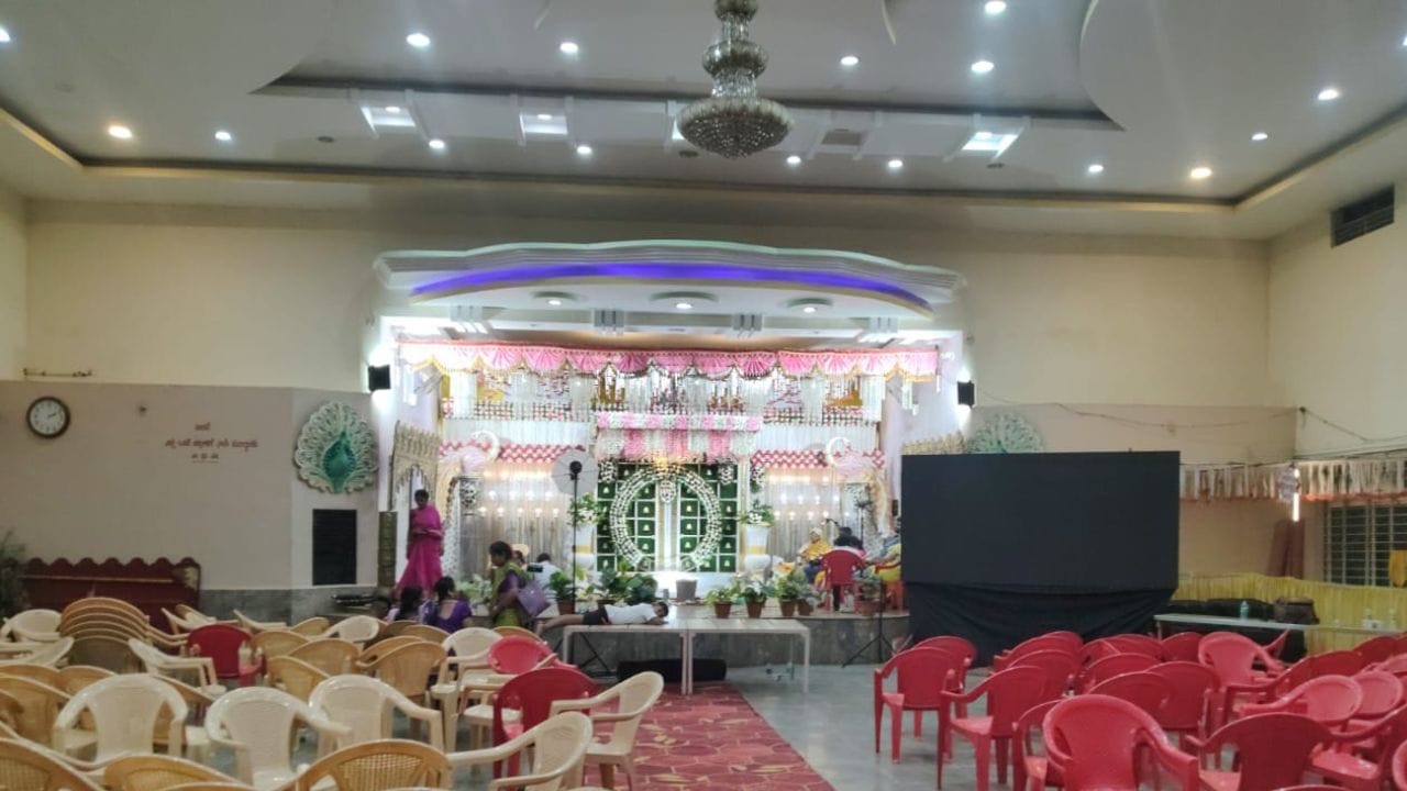 ತಾಳಿ ಕಟ್ಟುವ ಕೊನೆಯ ಕ್ಷಣದಲ್ಲಿ ಪೊಲೀಸ್ ಎಂಟ್ರಿ: ಹುಡುಗಿಗೆ 18 ತುಂಬಲು ಬಾಕಿ ಇತ್ತು ಕೇವಲ 4 ತಿಂಗಳು ತಾಳಿ ಕಟ್ಟುವ ಕೊನೆಯ ಕ್ಷಣದಲ್ಲಿ ಪೊಲೀಸ್ ಎಂಟ್ರಿ: ಹುಡುಗಿಗೆ 18 ತುಂಬಲು ಬಾಕಿ ಇತ್ತು ಕೇವಲ 4 ತಿಂಗಳು