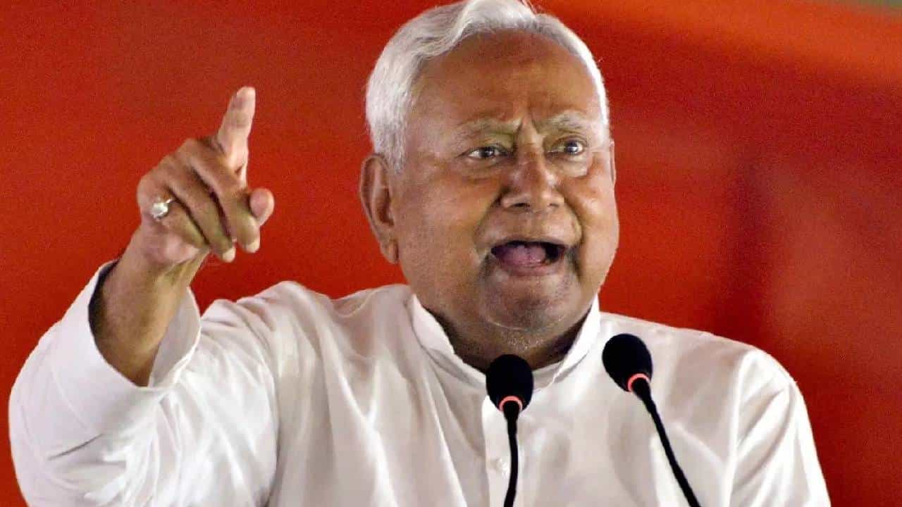 Bihar Politics: ಬಿಹಾರದಲ್ಲಿ ನಿತೀಶ್ ಯುಗಾಂತ್ಯ: ಮುಂದಿನ ವಾರ ರಾಜೀನಾಮೆ ಸಾಧ್ಯತೆ, ಸಾಮ್ರಾಟ್ ಚೌಧರಿ ನೂತನ ಸಿಎಂ? Bihar Politics: ಬಿಹಾರದಲ್ಲಿ ನಿತೀಶ್ ಯುಗಾಂತ್ಯ: ಮುಂದಿನ ವಾರ ರಾಜೀನಾಮೆ ಸಾಧ್ಯತೆ, ಸಾಮ್ರಾಟ್ ಚೌಧರಿ ನೂತನ ಸಿಎಂ?