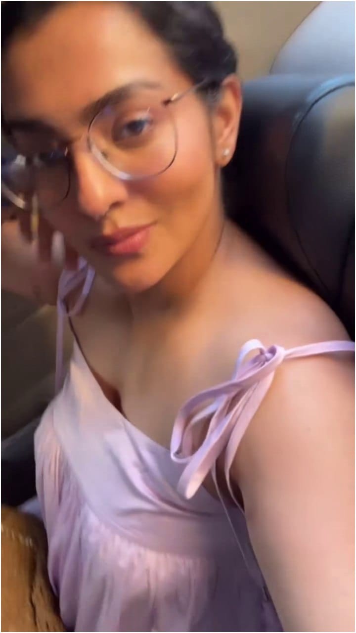 ಕಾರಲ್ಲೇ ರೆಡಿ ಆಗೋದು ಹೇಗೆ ಎಂದು ಹೇಳಿಕೊಟ್ಟ ಪಾರ್ವತಿ