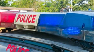 ಪಾರ್ಕಿಂಗ್ ವಿಚಾರಕ್ಕೆ ಜಗಳ, ಡ್ರೈವರ್ ತಲೆ ಕತ್ತರಿಸಿದ ವ್ಯಕ್ತಿ, ಪೊಲೀಸರೆದುರೇ ಆರೋಪಿಯನ್ನು ಕೊಂದ ಜನ