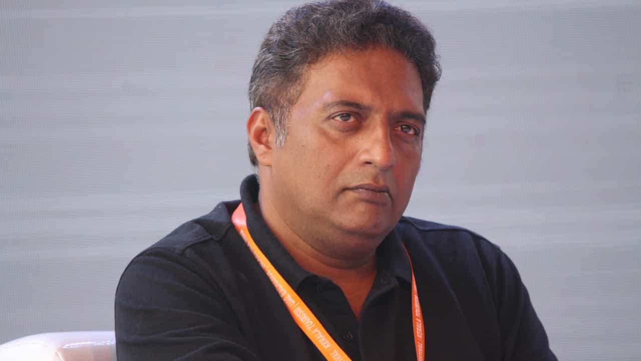 ಚರ್ಚ್​​ಗೆ ಹೋಗಿದ್ದಕ್ಕೆ ಟೀಕೆ: ಉತ್ತರಿಸಿದ ನಟ ಪ್ರಕಾಶ್ ರಾಜ್