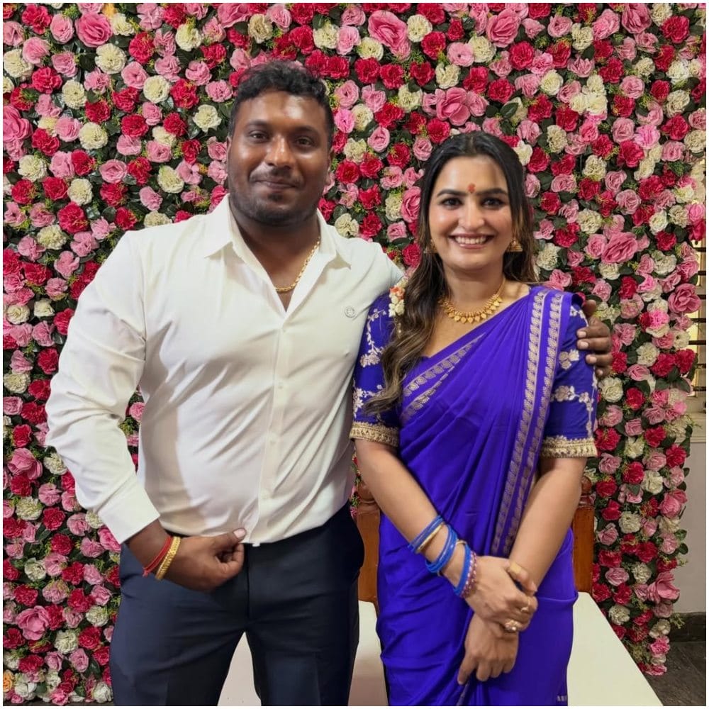 ಪ್ರಶಾಂತ್ ಹಾಗೂ ಕೃತಿ ಇಬ್ಬರಿಗೂ ಬಣ್ಣದ ಲೋಕದ ಜೊತೆ ಒಳ್ಳೆಯ ನಂಟಿದೆ. ಈ ಕಾರಣದಿಂದಲೇ ಅನೇಕ ಸೆಲೆಬ್ರಿಟಿಗಳು ಇವರ ನಿಶ್ಚಿತಾರ್ಥಕ್ಕೆ ಆಗಮಿಸಿದ್ದರು ಅನ್ನೋದು ವಿಶೇಷ. 