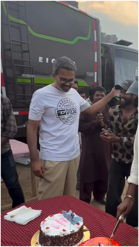 ಶೂಟಿಂಗ್ ಸೆಟ್​ನಲ್ಲಿ ಪ್ರಶಾಂತ್ ನೀಲ್ ಹೇಗಿರ್ತಾರೆ ನೋಡಿ