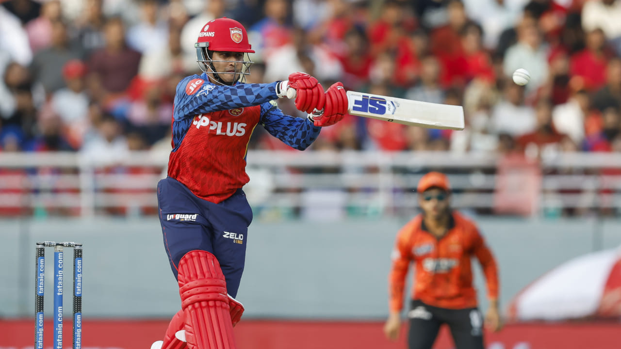 PBKS vs SRH: ಐಪಿಎಲ್ನಲ್ಲಿ ಅತಿ ವೇಗದ ಅರ್ಧಶತಕ ಬಾರಿಸಿದ ಪ್ರಿಯಾಂಶ್ ಆರ್ಯ PBKS vs SRH: ಐಪಿಎಲ್ನಲ್ಲಿ ಅತಿ ವೇಗದ ಅರ್ಧಶತಕ ಬಾರಿಸಿದ ಪ್ರಿಯಾಂಶ್ ಆರ್ಯ