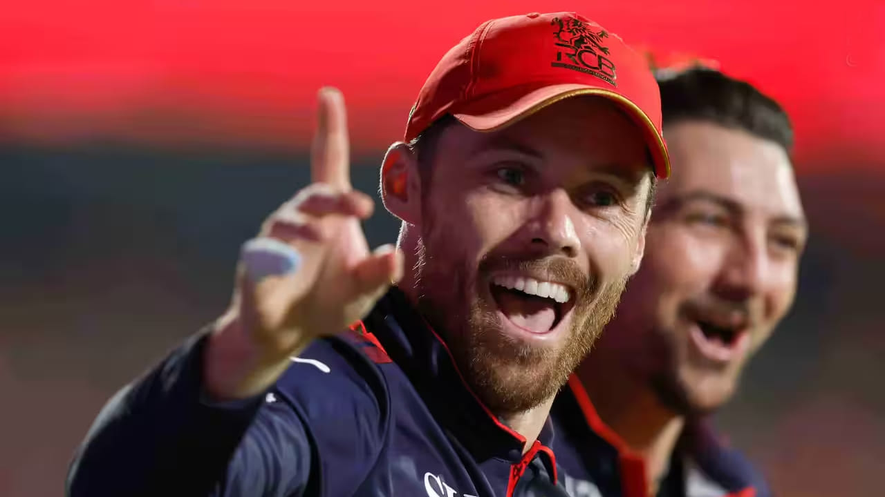 ಇದಕ್ಕೆ ಮುಖ್ಯ ಕಾರಣ ಫಿಟ್​ನೆಸ್​ ಸಮಸ್ಯೆ. ಗುಜರಾತ್ ಟೈಟಾನ್ಸ್ ವಿರುದ್ಧದ ಪಂದ್ಯಕ್ಕೂ ಮುನ್ನ ನಡೆದ ಅಭ್ಯಾಸದ ವೇಳೆ ಸಾಲ್ಟ್ ಗಾಯಗೊಂಡಿದ್ದಾರೆ. ಈ ಗಾಯದ ಕಾರಣ ಅವರು ಗುಜರಾತ್ ಟೈಟಾನ್ಸ್ ವಿರುದ್ಧದ ಮ್ಯಾಚ್​ನಲ್ಲಿ ಕಣಕ್ಕಿಳಿದಿರಲಿಲ್ಲ. ಇದಾಗ್ಯೂ ಅವರ ಗಾಯ ಗಂಭೀರವಲ್ಲ ಎಂದು ತಿಳಿದು ಬಂದಿದೆ.