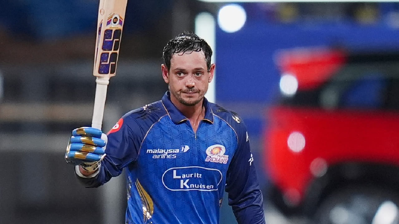 ಇದಕ್ಕೂ ಮುನ್ನ ಸೌತ್ ಆಫ್ರಿಕಾ ಪರ ಕ್ವಿಂಟನ್ ಡಿಕಾಕ್ ಹಾಗೂ ಫಾಫ್ ಡುಪ್ಲೆಸಿಸ್ ಮಾತ್ರ ಟಿ20 ಕ್ರಿಕೆಟ್​ನಲ್ಲಿ 12 ಸಾವಿರ ರನ್​ಗಳ ಗಡಿದಾಟಿದ್ದರು. ಈ ಪಟ್ಟಿಯಲ್ಲಿ 12454 ರನ್​ಗಳೊಂದಿಗೆ ಕ್ವಿಂಟನ್ ಡಿಕಾಕ್ ಮೊದಲ ಸ್ಥಾನದಲ್ಲಿದ್ದರೆ, 12041 ರನ್​ಗಳಿಸಿರುವ ಫಾಫ್ ಡುಪ್ಲೆಸಿಸ್ ದ್ವಿತೀಯ ಸ್ಥಾನದಲ್ಲಿದ್ದಾರೆ.