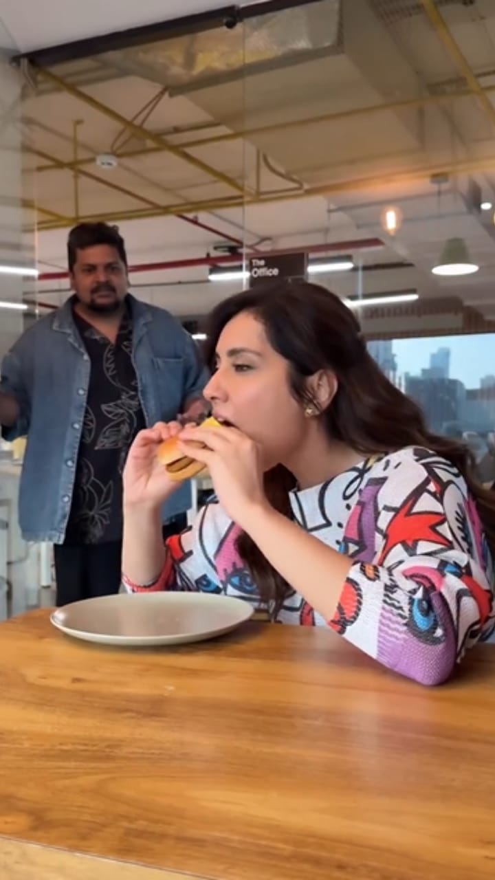 ರಾಶಿ ಖನ್ನಾ ಬರ್ಗರ್ ತಿನ್ನಲು ಬಿಡುತ್ತಿಲ್ಲ ಅವರ ಮ್ಯಾನೇಜರ್