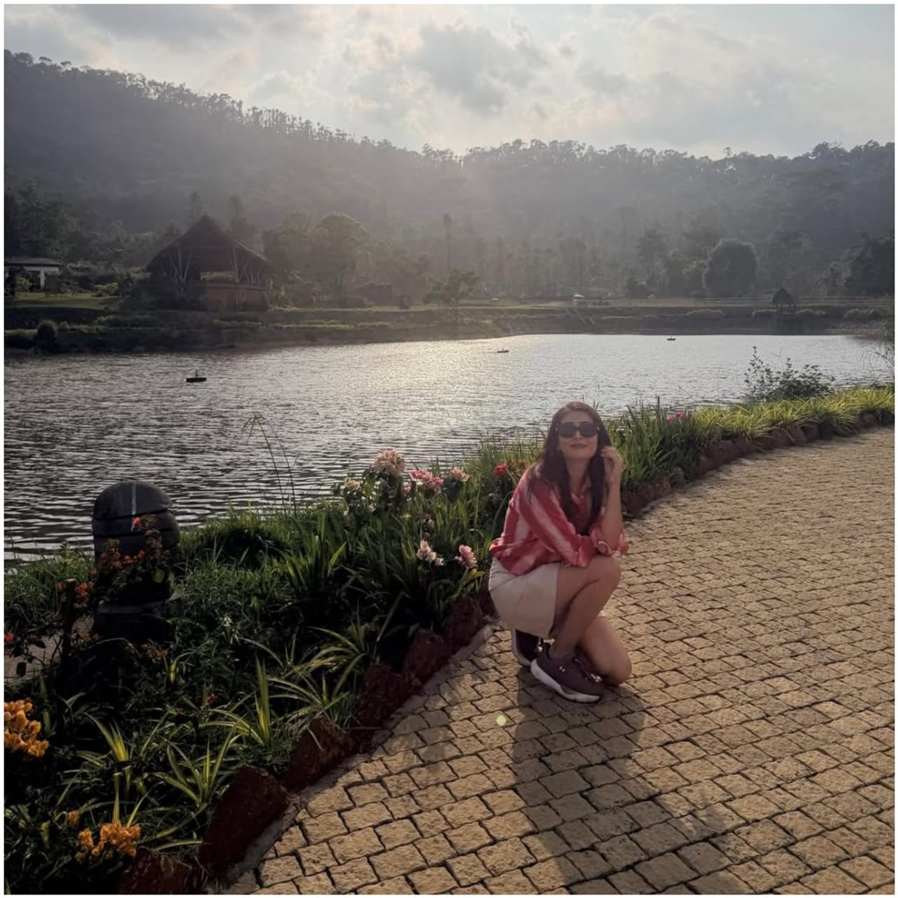 ಯಶ್ ಅವರು ‘ಟಾಕ್ಸಿಕ್’ ಸಿನಿಮಾ ಹಾಗೂ ‘ರಾಮಾಯಣ’ ಸಿನಿಮಾ ಪ್ರಚಾರಕ್ಕಾಗಿ ವಿದೇಶಕ್ಕೆ ತೆರಳಿದ್ದಾರೆ. ಈ ಸಂದರ್ಭದಲ್ಲಿ ರಾಧಿಕಾ ಪಂಡಿತ್ ಅವರು ಮಕ್ಕಳ ಜೊತೆ ಕೊಡಗಿಗೆ ತೆರಳಿದ್ದಾರೆ. 