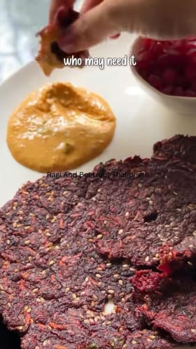 ಆರೋಗ್ಯಕರ ತಿಂಡಿಗೆ ರಾಗಿ ಬೀಟ್ರೂಟ್ ತಾಲಿಪಟ್ಟು