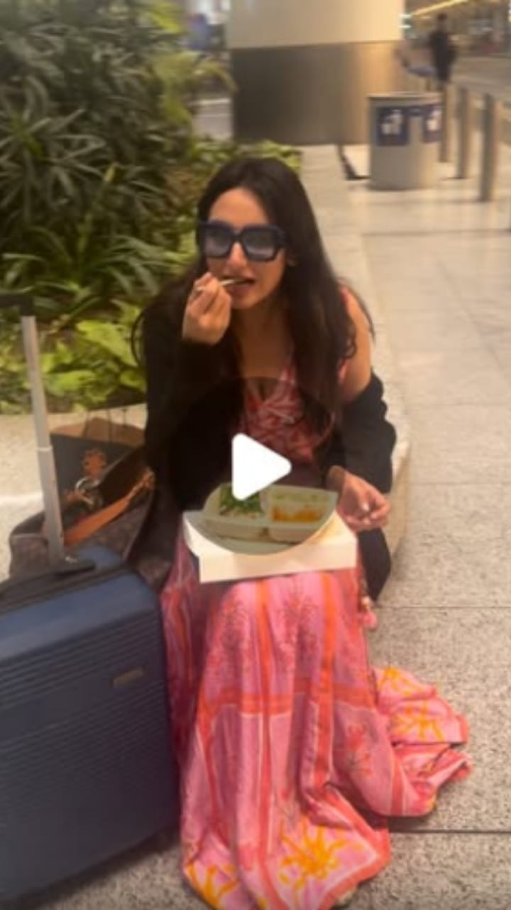 ಏರ್​ಪೋರ್ಟ್ ರಾಮೇಶ್ವರಂ ಕೆಫೆಯಲ್ಲಿ ತಿಂಡಿ ಸವಿದ ರಾಗಿಣಿ ದ್ವಿವೇದಿ