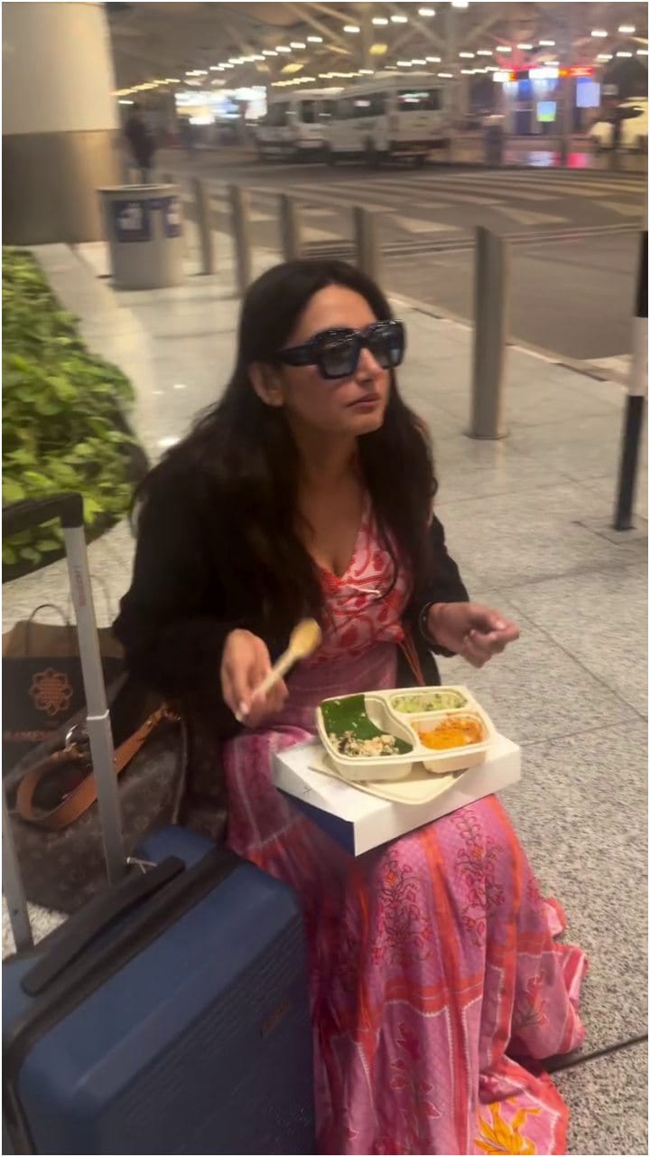 ಏರ್​​ಪೋರ್ಟ್​​ನಲ್ಲಿ ಉಪ್ಪಿಟ್ಟು ಸವಿದ ರಾಗಿಣಿ