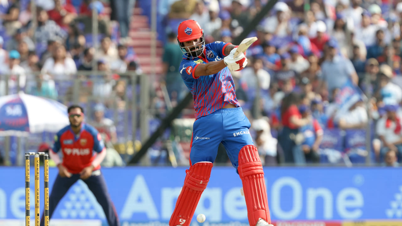 ತಮ್ಮ ಈ ಇನ್ನಿಂಗ್ಸ್​ನಲ್ಲಿ 67 ಎಸೆತಗಳನ್ನು ಎದುರಿಸಿದ ರಾಹುಲ್, 16 ಬೌಂಡರಿ ಹಾಗೂ 9 ಭರ್ಜರಿ ಸಿಕ್ಸರ್ ಸಹಿತ ಅಜೇಯ 152 ರನ್ ಬಾರಿಸಿದರು. ಈ ಮೂಲಕ ರಾಹುಲ್ ಇನ್ನಿಂಗ್ಸ್​ವೊಂದರಲ್ಲಿ ಅತಿ ಹೆಚ್ಚು ರನ್ ಗಳಿಸಿದ ಭಾರತೀಯ ಆಟಗಾರರ ಪಟ್ಟಿಯಲ್ಲಿ ಅಗ್ರಸ್ಥಾನಕ್ಕೇರಿದರು. ಈ ಮೊದಲು 145 ರನ್ ಬಾರಿಸಿ ಮೊದಲ ಸ್ಥಾನದಲ್ಲಿದ್ದ ಅಭಿಷೇಕ್ ಶರ್ಮಾ ಅವರನ್ನು ರಾಹುಲ್ ಹಿಂದಿಕ್ಕಿದರು.