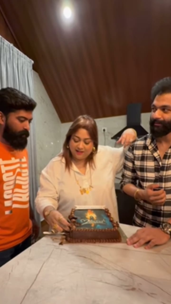 ‘ಇಡಿಯಟ್ಸ್’ ನಿರ್ದೇಶಕ, ನಾಯಕನಿಂದ ರಕ್ಷಿತಾ ಹುಟ್ಟುಹಬ್ಬ ಆಚರಣೆ: ವಿಡಿಯೋ