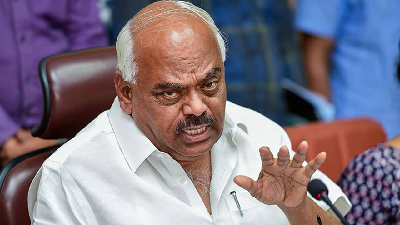 ಅರಣ್ಯ ಭೂಮಿ ಒತ್ತುವರಿ ಕೇಸ್: ಮಾಜಿ ಸ್ಪೀಕರ್ ರಮೇಶ್ ಕುಮಾರ್ಗೆ ಹಿನ್ನಡೆ ಅರಣ್ಯ ಭೂಮಿ ಒತ್ತುವರಿ ಕೇಸ್: ಮಾಜಿ ಸ್ಪೀಕರ್ ರಮೇಶ್ ಕುಮಾರ್ಗೆ ಹಿನ್ನಡೆ