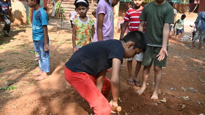 ರಂಗಾಯಣದ ಅಂಗಳದಲ್ಲಿ ಹಸಿರು ಕ್ರಾಂತಿ: ಪರಿಸರ ಪಾಠ ಕಲಿತ ಚಿಣ್ಣರು!