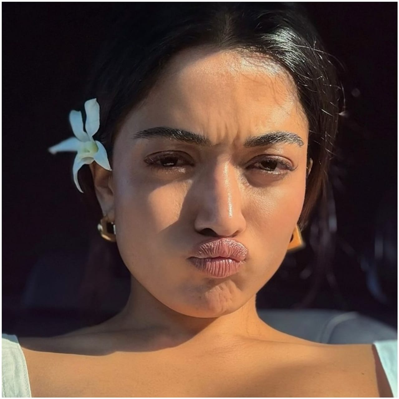 ರಶ್ಮಿಕಾ ಮಂದಣ್ಣ ಇತ್ತೀಚೆಗೆ ವಿವಾಹ ಆಗಿದ್ದಾರೆ. ಈಗ ಅವರು ಬ್ಯಾಂಕಾಕ್ ತೆರಳಿದ್ದಾರೆ. ಹಾಗಂತ ಅವರು ತೆರಳಿದ್ದು ಹನಿಮೂನ್ ವೆಕೇಶನ್​​ಗಾಗಿ ಅಲ್ಲ, ಬದಲಿಗೆ ಸಿನಿಮಾಗಾಗಿ. 