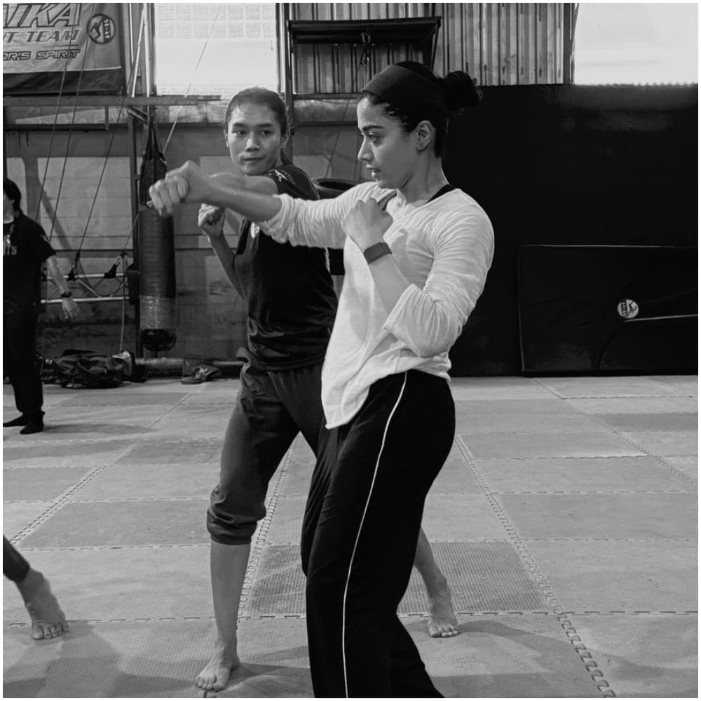 ‘ಮೈಸಾ’ ಶೂಟಿಂಗ್​ ಆರಂಭಕ್ಕೂ ಮೊದಲು ರಶ್ಮಿಕಾ ಅವರು ಆ್ಯಕ್ಷನ್ ಕಲಿಯಬೇಕಿತ್ತು. ಹೀಗಾಗಿ, ಬ್ಯಾಂಕಾಕ್ ತೆರಳಿ ದಿನಕ್ಕೆ 8 ಗಂಟೆ ಟ್ರೇನಿಂಗ್ ಪಡೆಯುತ್ತಿದ್ದಾರೆ. 