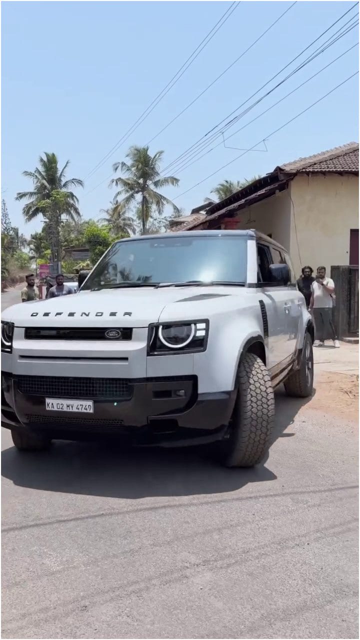 ಕನ್ನಡದ ಸೆಲೆಬ್ರಿಟಿ ಮನೆಗೆ ಬಂತು ಡಿಫೆಂಡರ್ ಕಾರು