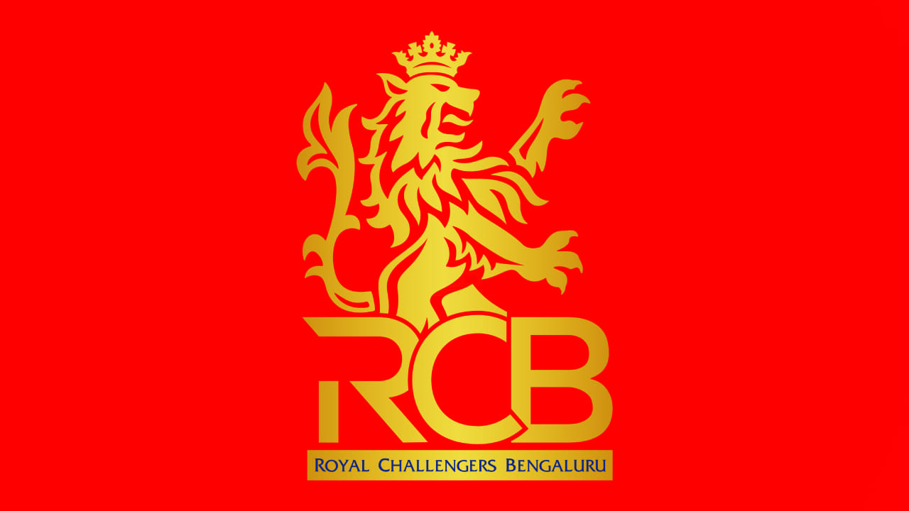 ರಾಯಲ್ ಚಾಲೆಂಜರ್ಸ್ ಬೆಂಗಳೂರು (RCB): ಮೊಹಮ್ಮದ್ ಶಮಿ ಪ್ರಕಾರ, ಇಂಡಿಯನ್ ಪ್ರೀಮಿಯರ್ ಲೀಗ್​ನ ಹಾಲಿ ಚಾಂಪಿಯನ್ ರಾಯಲ್ ಚಾಲೆಂಜರ್ಸ್ ಬೆಂಗಳೂರು ತಂಡ ಈ ಬಾರಿ ಕೂಡ ಉತ್ತಮ ಪ್ರದರ್ಶನ ನೀಡಲಿದ್ದು, ಈ ಮೂಲಕ ಪ್ಲೇಆಫ್​ಗೆ ಎಂಟ್ರಿ ಕೊಡಲಿದೆ. 