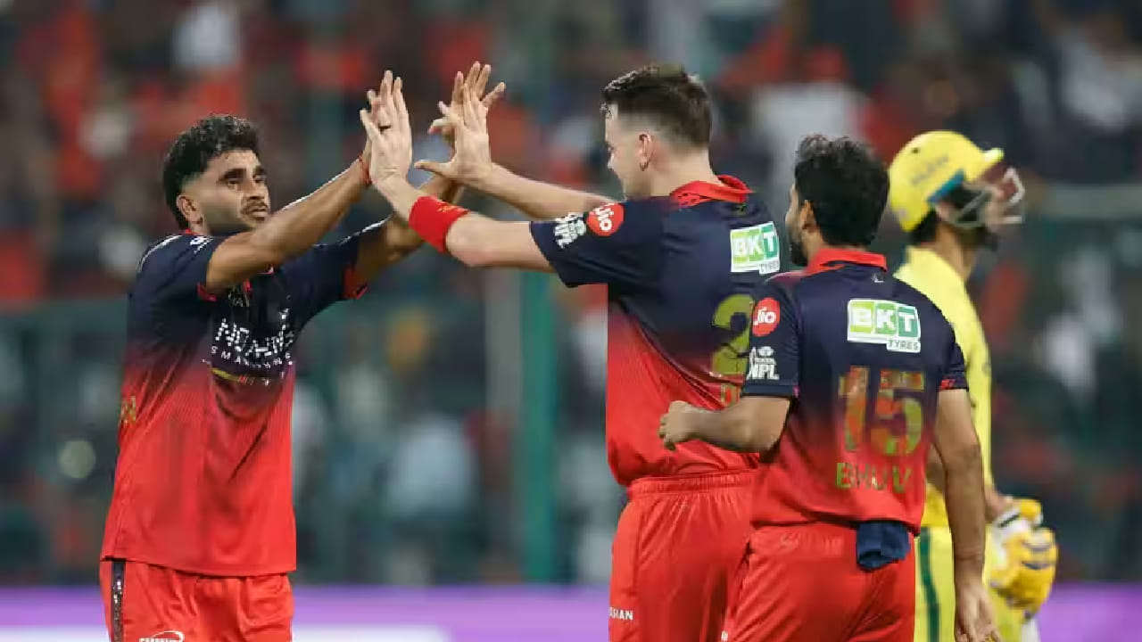 ಈ ಸಿಕ್ಸರ್ಗಳ ದಾಖಲೆಯ ಹೊರತಾಗಿಯೂ ಚೆನ್ನೈ ಸೂಪರ್ ಕಿಂಗ್ಸ್ ತಂಡವು ಈ ಪಂದ್ಯದಲ್ಲಿ ಸೋಲನುಭವಿಸಿದೆ. ಈ ಮ್ಯಾಚ್ನಲ್ಲಿ ಮೊದಲು ಬ್ಯಾಟ್ ಮಾಡಿದ ರಾಯಲ್ ಚಾಲೆಂಜರ್ಸ್ ಬೆಂಗಳೂರು ತಂಡವು 20 ಓವರ್ಗಳಲ್ಲಿ 250 ರನ್ ಕಲೆಹಾಕಿದರೆ, ಸಿಎಸ್ಕೆ ತಂಡವು 19.4 ಓವರ್ಗಳಲ್ಲಿ 207 ರನ್ಗಳಿ ಆಲೌಟ್ ಆಯಿತು. ಈ ಮೂಲಕ ಆರ್ಸಿಬಿ ತಂಡವು 43 ರನ್ಗಳ ಭರ್ಜರಿ ಜಯ ಸಾಧಿಸಿದೆ.