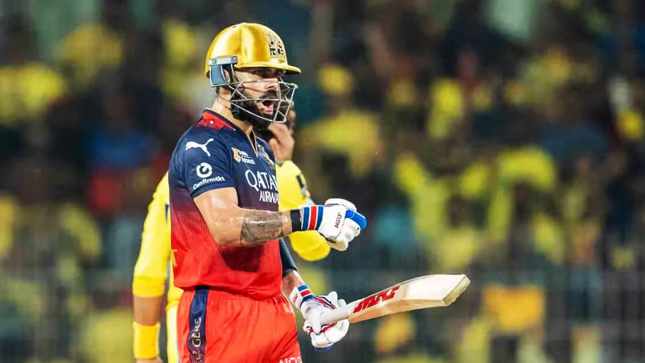 ಅಂಕ ಪಟ್ಟಿ ಲೆಕ್ಕಾಚಾರ: ರಾಯಲ್ ಚಾಲೆಂಜರ್ಸ್ ಬೆಂಗಳೂರು ಮತ್ತು ಚೆನ್ನೈ ಸೂಪರ್ ಕಿಂಗ್ಸ್ ತಂಡಗಳು ಪಾಯಿಂಟ್ಸ್ ಟೇಬಲ್ನಲ್ಲಿ ಟಾಪ್-4 ನಲ್ಲಿ ಸ್ಥಾನ ಪಡೆಯಬೇಕು. ಈ ಮೂಲಕ ಪ್ಲೇ-ಆಫ್ಗೆ ಅರ್ಹತೆ ಪಡೆಯಬಹುದು. ಇನ್ನು ಪ್ಲೇಆಫ್ನಲ್ಲಿ ಮೂರು ಹಂತಗಳಲ್ಲಿ ಮುಖಾಮುಖಿಯಾಗಬಹುದು.