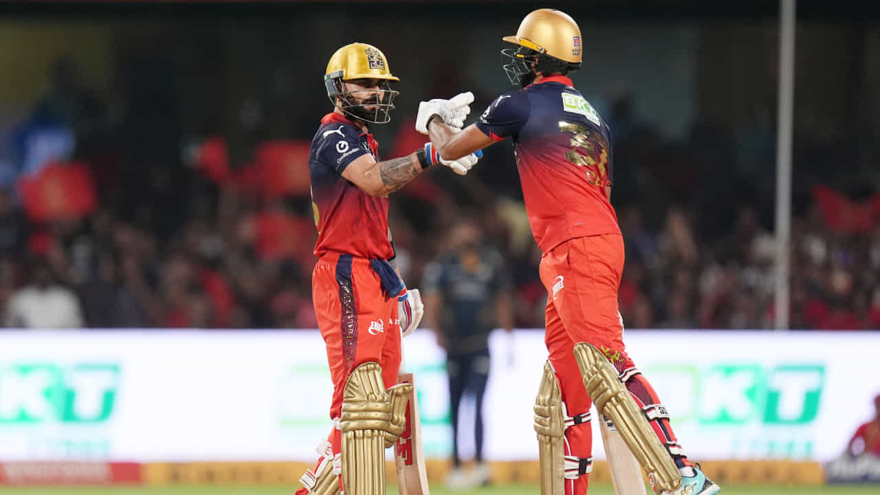 RCB vs GT: ಕೊಹ್ಲಿ- ಪಡಿಕ್ಕಲ್ ಅರ್ಧಶತಕ; ಆರ್ಸಿಬಿಗೆ ಚಿನ್ನಸ್ವಾಮಿಯಲ್ಲಿ 50ನೇ ಜಯ RCB vs GT: ಕೊಹ್ಲಿ- ಪಡಿಕ್ಕಲ್ ಅರ್ಧಶತಕ; ಆರ್ಸಿಬಿಗೆ ಚಿನ್ನಸ್ವಾಮಿಯಲ್ಲಿ 50ನೇ ಜಯ