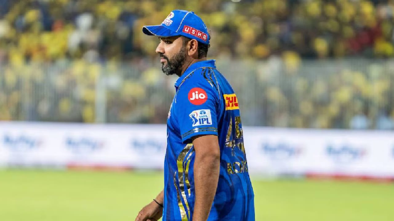 ಅಂದರೆ 2027ರ ಏಕದಿನ ವಿಶ್ವಕಪ್​ ಆಡುವ ಇರಾದೆ ಹೊಂದಿರುವ ರೋಹಿತ್ ಶರ್ಮಾ ಹ್ಯಾಮ್‌ಸ್ಟ್ರಿಂಗ್ ಸ್ನಾಯು ಸೆಳೆತವನ್ನು ಗಂಭೀರವಾಗಿ ಪರಿಗಣಿಸಿದ್ದಾರೆ. ಹೀಗಾಗಿ ಸಂಪೂರ್ಣ ಫಿಟ್​ ಆದ ಮೇಲೆ ಮಾತ್ರ ಕಣಕ್ಕಿಳಿಯಲು ನಿರ್ಧರಿಸಿದ್ದಾರೆ. ಅತ್ತ ಮುಂಬೈ ಇಂಡಿಯನ್ಸ್ ಟೀಮ್ ಮ್ಯಾನೇಜ್‌ಮೆಂಟ್ ಅವರ ನಿರ್ಧಾರಕ್ಕೆ ಬೆಂಬಲವಾಗಿ ನಿಂತಿದ್ದಾರೆ.