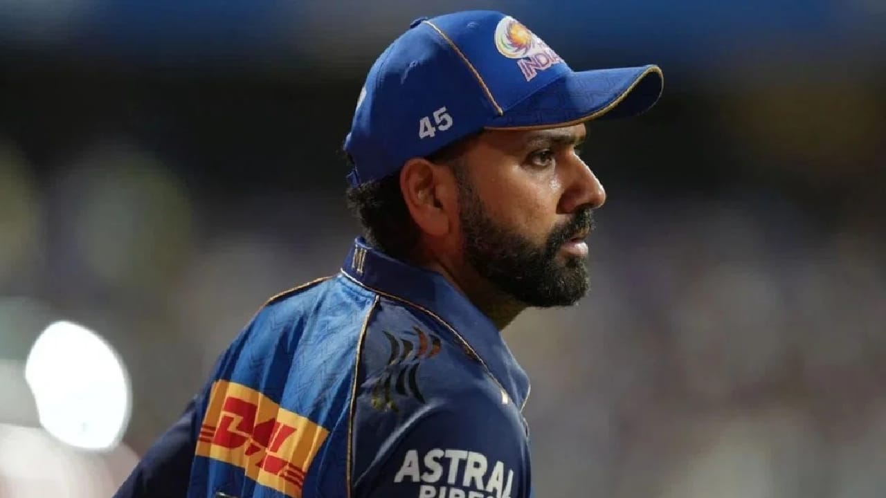 IPL 2026: ಇಂಡಿಯನ್ ಪ್ರೀಮಿಯರ್ ಲೀಗ್​ನಲ್ಲಿ ಮುಂಬೈ ಇಂಡಿಯನ್ಸ್ ತಂಡವು ಈಗಾಗಲೇ 8 ಪಂದ್ಯಗಳನ್ನಾಡಿದೆ. ಈ ಎಂಟು ಮ್ಯಾಚ್​ಗಳಲ್ಲಿ ರೋಹಿತ್ ಶರ್ಮಾ (Rohit Sharma) ಕಾಣಿಸಿಕೊಂಡಿರುವುದು ಮೊದಲ ನಾಲ್ಕು ಪಂದ್ಯಗಳಲ್ಲಿ ಮಾತ್ರ. ಇದಾದ ಬಳಿಕ ಸತತ ನಾಲ್ಕು ಪಂದ್ಯಗಳಿಂದ ಹೊರಗುಳಿದಿದ್ದಾರೆ.
