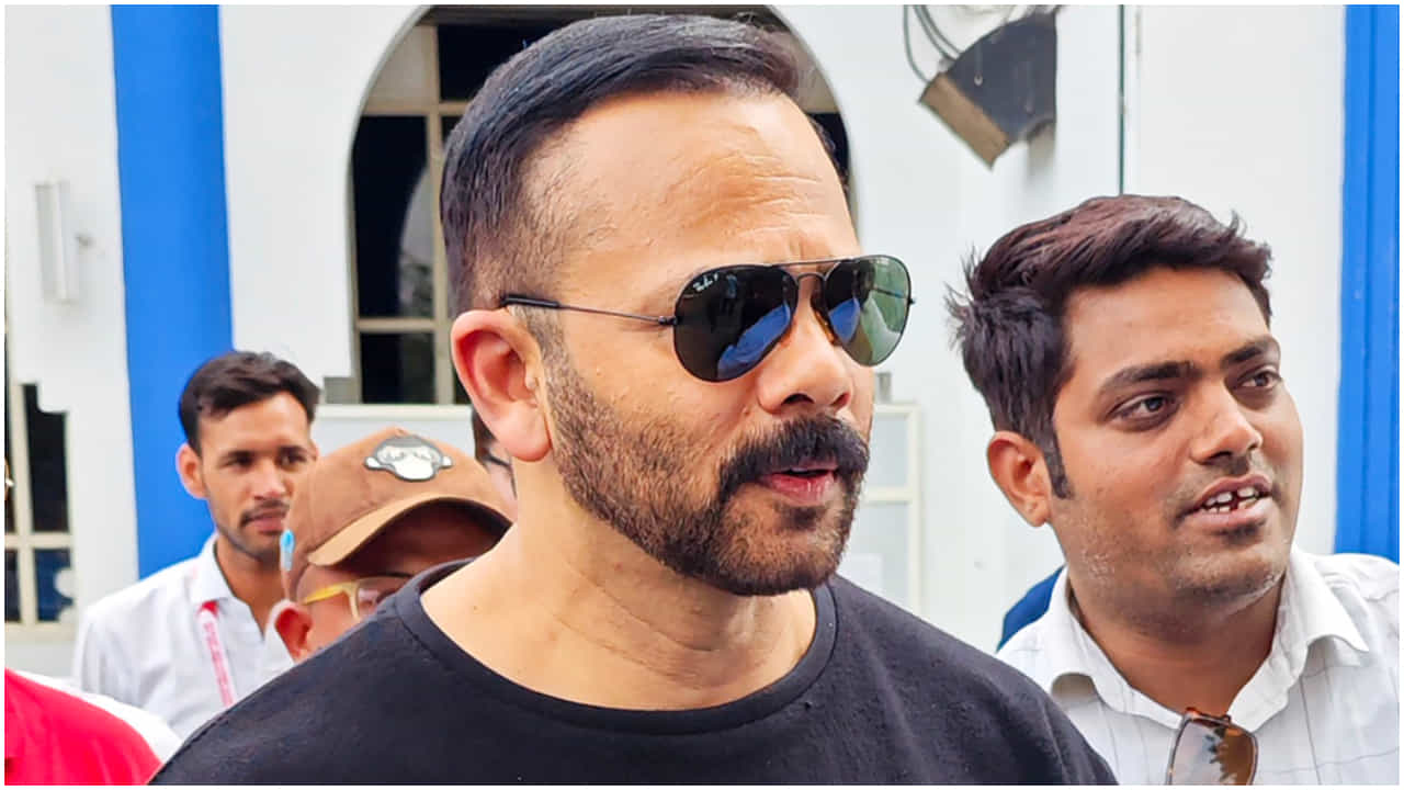 ನಿರ್ದೇಶಕ ರೋಹಿತ್ ಶೆಟ್ಟಿ ಖಾಸಗಿ ಕಾರಿನ ಮೇಲೆ ಪೊಲೀಸ್ ಸ್ಟಿಕ್ಕರ್: ವಿವಾದಕ್ಕೆ ಸ್ಪಷ್ಟನೆ ನಿರ್ದೇಶಕ ರೋಹಿತ್ ಶೆಟ್ಟಿ ಖಾಸಗಿ ಕಾರಿನ ಮೇಲೆ ಪೊಲೀಸ್ ಸ್ಟಿಕ್ಕರ್: ವಿವಾದಕ್ಕೆ ಸ್ಪಷ್ಟನೆ