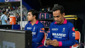 ಐಪಿಎಲ್ ಪಂದ್ಯದ ವೇಳೆ ಮೊಬೈಲ್ ಬಳಸಿದ್ದ ರೋಮಿ ಭಿಂದರ್​ಗೆ ದಂಡ