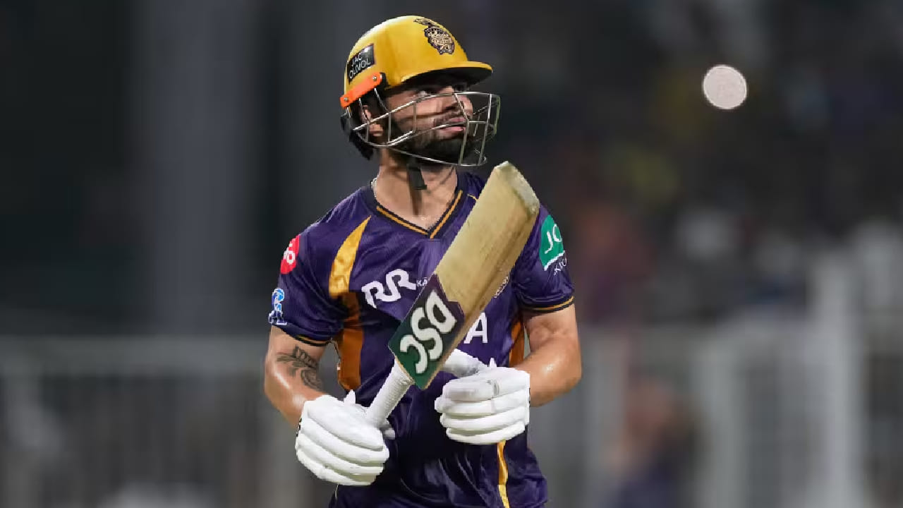 ಲಕ್ನೋನ ಏಕನಾ ಸ್ಟೇಡಿಯಂನಲ್ಲಿ ನಡೆದ ಲಕ್ನೋ ಸೂಪರ್ ಜೈಂಟ್ಸ್ ವಿರುದ್ಧದ ಪಂದ್ಯದಲ್ಲಿ 6ನೇ ಕ್ರಮಾಂಕದಲ್ಲಿ ಕಣಕ್ಕಿಳಿದ ರಿಂಕು ಸಿಂಗ್ ಭರ್ಜರಿ ಬ್ಯಾಟಿಂಗ್ ಪ್ರದರ್ಶಿಸಿದ್ದರು. ಅಲ್ಲದೆ ಕೇವಲ 51 ಎಸೆತಗಳಲ್ಲಿ 5 ಸಿಕ್ಸ್ ಹಾಗೂ 7 ಫೋರ್​ಗಳೊಂದಿಗೆ ಅಜೇಯ 83 ರನ್ ಬಾರಿಸಿದರು.