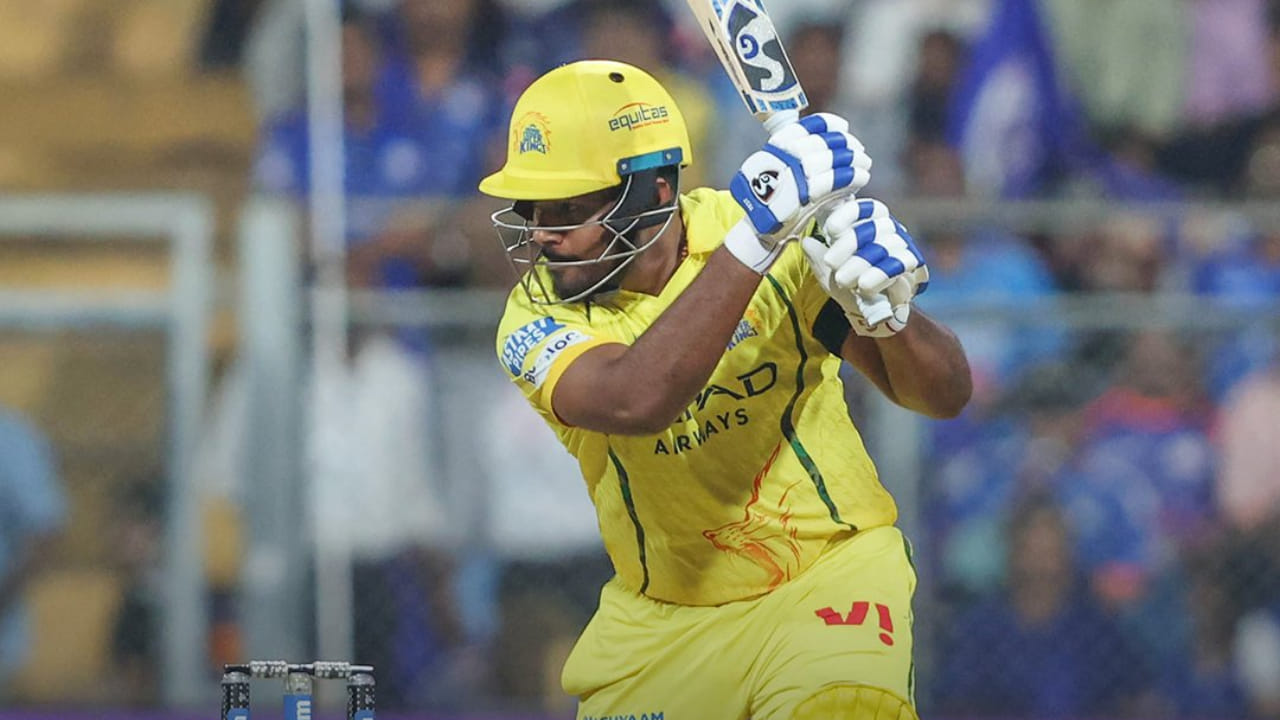 ಸಿಎಸ್​​ಕೆ ಪರ ಎರಡು ಶತಕಗಳ ಇನ್ನಿಂಗ್ಸ್ ಆಡಿರುವ ಸಂಜುಗೆ ಗುಜರಾತ್ ಟೈಟಾನ್ಸ್ ವಿರುದ್ಧ ಉತ್ತಮ ಪ್ರದರ್ಶನ ನೀಡಲು ಸಾಧ್ಯವಾಗಲಿಲ್ಲ. ಸಂಜು ಕೇವಲ 11 ರನ್ ಗಳಿಸಲಷ್ಟೇ ಶಕ್ತರಾದರು. ಆದಾಗ್ಯೂ ಸಂಜು ಈ 11 ರನ್​ಗಳ ಮೂಲಕ ಐಪಿಎಲ್‌ನಲ್ಲಿ 5,000 ರನ್‌ಗಳನ್ನು ಪೂರೈಸಿದರು. ಹಾಗೆಯೇ ಅತಿ ವೇಗವಾಗಿ 5000 ರನ್ ಬಾರಿಸಿದ ಭಾರತೀಯ ಬ್ಯಾಟ್ಸ್‌ಮನ್ ಎಂಬ ಹೆಗ್ಗಳಿಕೆಗೆ ಪಾತ್ರರಾಗಿದ್ದಾರೆ. 