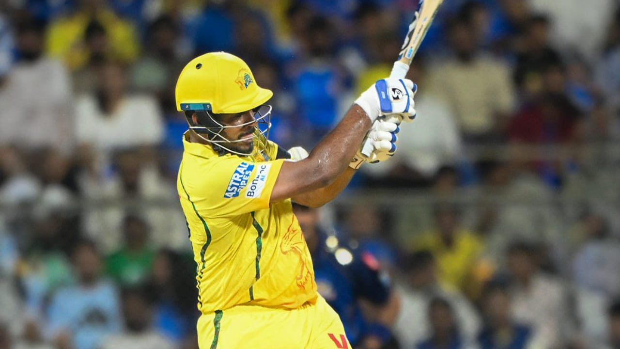 ರಾಜಸ್ಥಾನ್ ರಾಯಲ್ಸ್ ತಂಡ ತೊರೆದು ಸಿಎಸ್​ಕೆ ತಂಡವನ್ನು ಕೂಡಿಕೊಂಡಿರುವ ಸಂಜು ಸ್ಯಾಮ್ಸನ್ 2026 ರ ಐಪಿಎಲ್‌ನಲ್ಲಿ ಇದುವರೆಗೆ 2 ಭರ್ಜರಿ ಶತಕಗಳನ್ನು ಬಾರಿಸಿದ್ದಾರೆ. ಅದರಲ್ಲೂ ಕೇವಲ 4 ಪಂದ್ಯಗಳ ಅಂತರದಲ್ಲಿ ಎರಡು ಶತಕಗಳನ್ನು ಬಾರಿಸಿರುವ ಸಂಜು ಸಿಎಸ್​ಕೆ ಪರ ಹಲವು ದಾಖಲೆಗಳನ್ನು ನಿರ್ಮಿಸಿದ್ದಾರೆ. ಇದೀಗ ಗುಜರಾತ್ ಟೈಟಾನ್ಸ್ ವಿರುದ್ಧದ ಪಂದ್ಯದಲ್ಲೂ ಸಂಜು ಮತ್ತೊಂದು ದಾಖಲೆ ಬರೆದಿದ್ದಾರೆ.