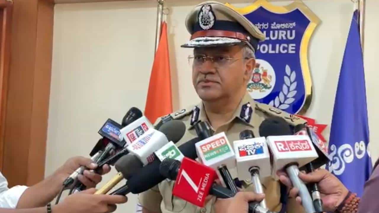 ಜೋಂಬಿ ಡ್ರಗ್ಸ್ ಕೇಸ್: ವಿಡಿಯೋ ಹಂಚಿಕೊಂಡ ನಟ ಸೇರಿ ಹಲವರಿಗೆ ಸಂಕಷ್ಟ ಜೋಂಬಿ ಡ್ರಗ್ಸ್ ಕೇಸ್: ವಿಡಿಯೋ ಹಂಚಿಕೊಂಡ ನಟ ಸೇರಿ ಹಲವರಿಗೆ ಸಂಕಷ್ಟ