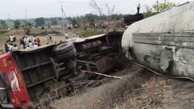 ಸಿಮೆಂಟ್ ಟ್ಯಾಂಕರ್, ಬಸ್ ಹಾಗೂ ಆಟೋ ನಡುವೆ ಸರಣಿ ಅಪಘಾತ: 10 ಜನರಿಗೆ ಗಾಯ