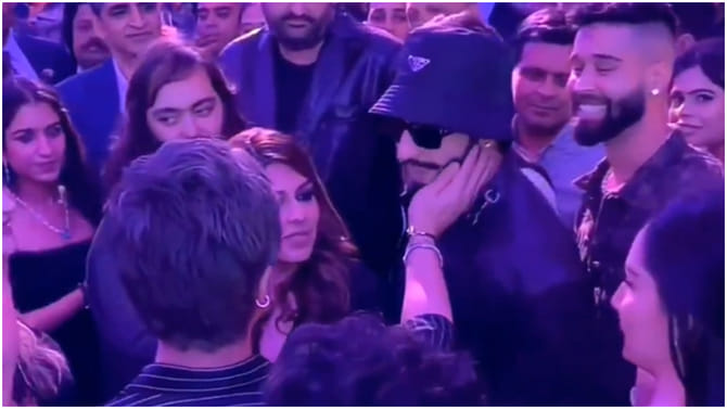 ರಣವೀರ್ ಸಿಂಗ್ ಕೆನ್ನೆ ಮುಟ್ಟಿ ಮಾತಾಡಿಸಿದ ಶಾರುಖ್ ಖಾನ್; ವಿಡಿಯೋ ವೈರಲ್