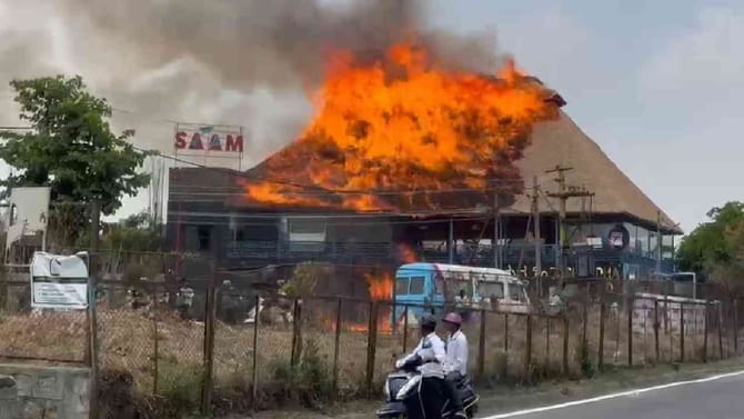ಬೆಂಗಳೂರಿನಲ್ಲಿ ಬೆಂಕಿ ಅವಘಡ: ಇಡ್ಲಿ ಸ್ಟೀಮರ್​​ನಿಂದ ಇಡೀ ಹೋಟೆಲ್ ಭಸ್ಮ