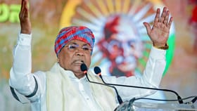 ಸಿದ್ದರಾಮಯ್ಯ ನಡೆಗೆ ಆಪ್ತರಿಂದಲೇ ಅಸಮಾಧಾನ: ಸಿಎಂ ಅಸಹಾಯಕತೆ ಬಗ್ಗೆ ಬೇಸರ