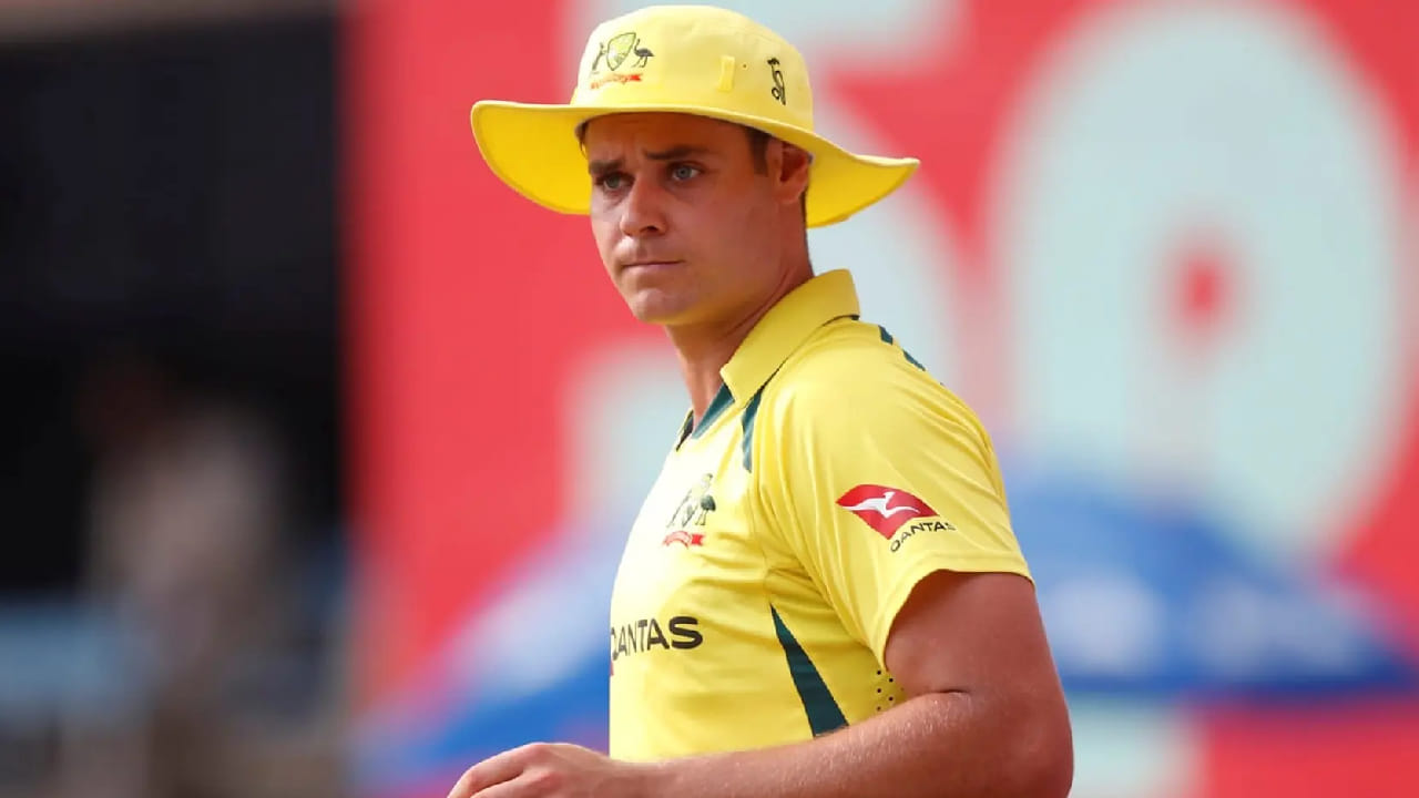 ವಿಶೇಷ ಎಂದರೆ ಸ್ಪೆನ್ಸರ್ ಜಾನ್ಸನ್ ಈ ಬಾರಿಯ ಐಪಿಎಲ್​ಗೆ ಆಯ್ಕೆಯಾಗಿರಲಿಲ್ಲ. ಆದರೆ ಸಿಎಸ್​ಕೆ ತಂಡದಲ್ಲಿದ್ದ ಆಸ್ಟ್ರೇಲಿಯಾದ ವೇಗದ ಬೌಲರ್ ನಾಥನ್ ಎಲ್ಲಿಸ್ ಗಾಯಗೊಂಡು ಹೊರಗುಳಿದ ಪರಿಣಾಮ ಚೆನ್ನೈ ಸೂಪರ್ ಕಿಂಗ್ಸ್ ಫ್ರಾಂಚೈಸಿಯು ಸ್ಪೆನ್ಸರ್ ಜಾನ್ಸನ್ ಅವರನ್ನು ಬದಲಿಯಾಗಿ ಆಯ್ಕೆ ಮಾಡಿದ್ದಾರೆ.