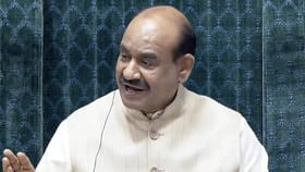 ಗದ್ದಲದ ನಡುವೆ ಲೋಕಸಭೆಯಲ್ಲಿ ಮಹಿಳಾ ಮೀಸಲಾತಿ ಸೇರಿ 3 ಮಸೂದೆಗಳ ಮಂಡನೆ