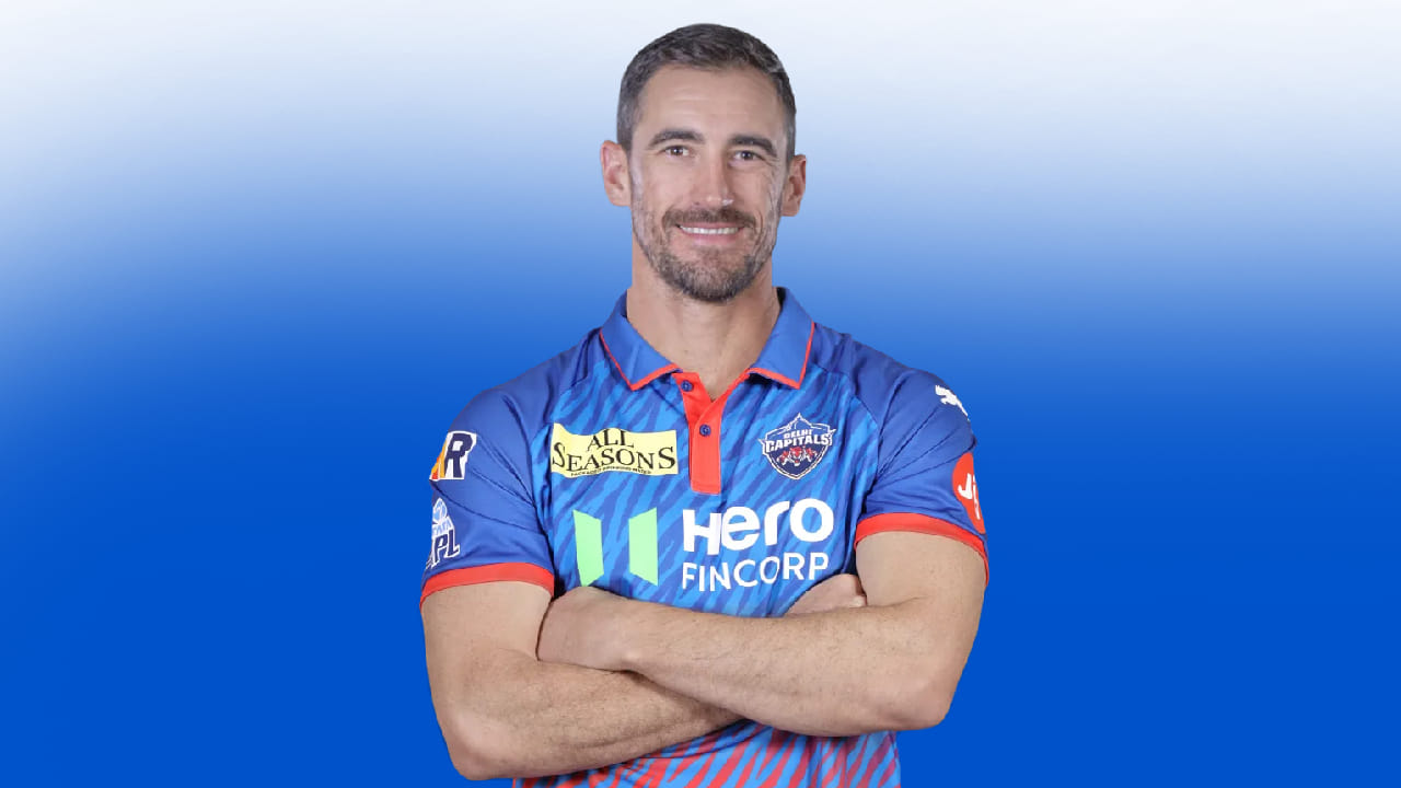 ಮಿಚೆಲ್ ಸ್ಟಾರ್ಕ್​: ಆಸ್ಟ್ರೇಲಿಯಾ ವೇಗಿ ಮಿಚೆಲ್ ಸ್ಟಾರ್ಕ್ ಫಿಟ್​ನೆಸ್ ಸಮಸ್ಯೆಯಿಂದ ಬಳಲುತ್ತಿದ್ದಾರೆ. ಹೀಗಾಗಿ ಅವರು ಇನ್ನೂ ಸಹ ಡೆಲ್ಲಿ ಕ್ಯಾಪಿಟಲ್ಸ್ ತಂಡವನ್ನು ಕೂಡಿಕೊಂಡಿಲ್ಲ. ಇದೇ ಕಾರಣದಿಂದಾಗಿ ಆರ್​ಸಿಬಿ ಮತ್ತು ಡೆಲ್ಲಿ ಕ್ಯಾಪಿಟಲ್ಸ್ ನಡುವಣ ಪಂದ್ಯದಲ್ಲಿ ಸ್ಟಾರ್ಕ್ ಕಾಣಿಸಿಕೊಳ್ಳುವುದಿಲ್ಲ.